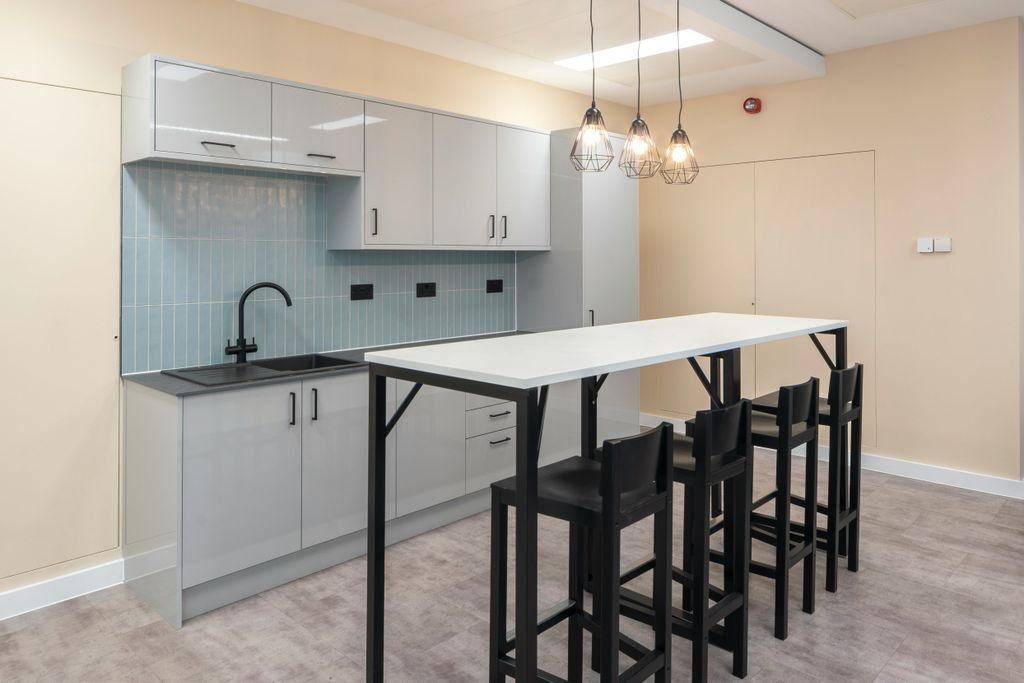 Property photo 3 of 8 Bl_010.Jpg