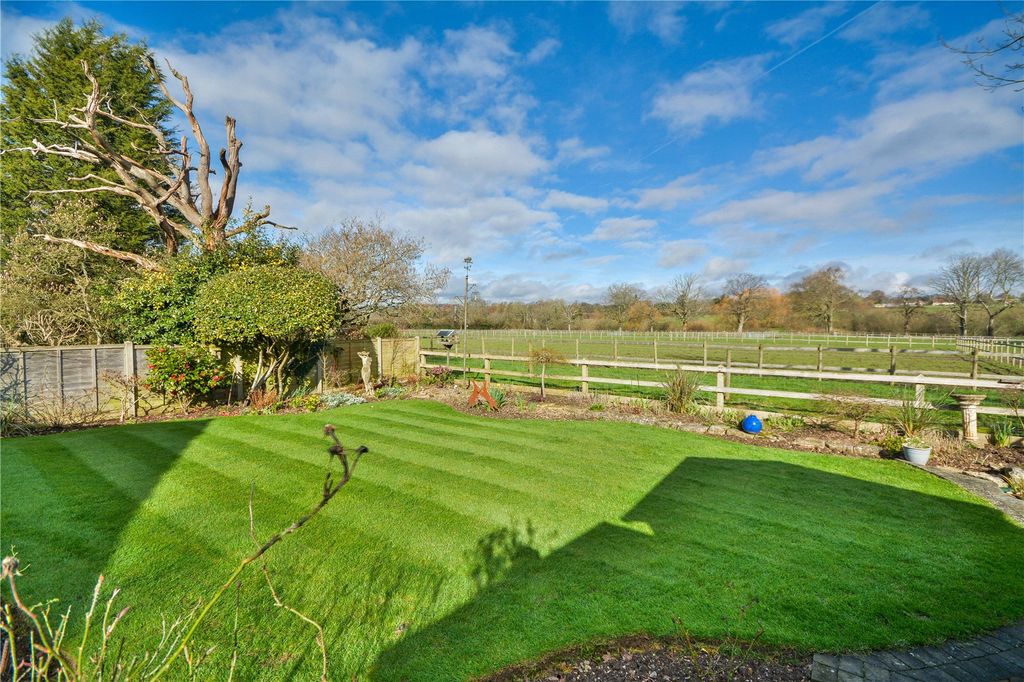 Property photo 2 of 27 Picture No. 43