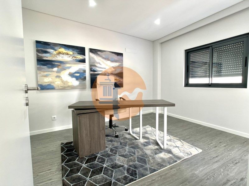Property photo 1 of 34