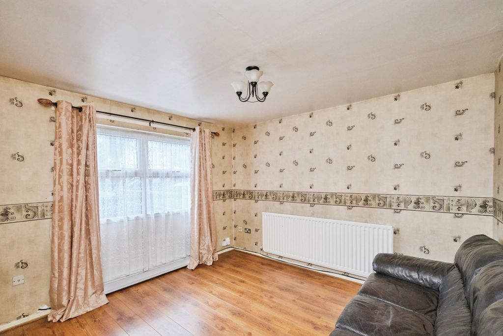 Property photo 2 of 20 Pbox-Img.Jpg