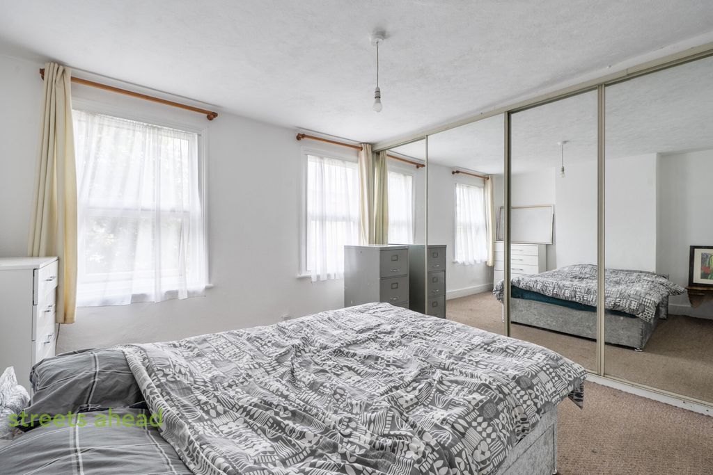 Property photo 3 of 20 A2Dce475-Fee3-4F2...