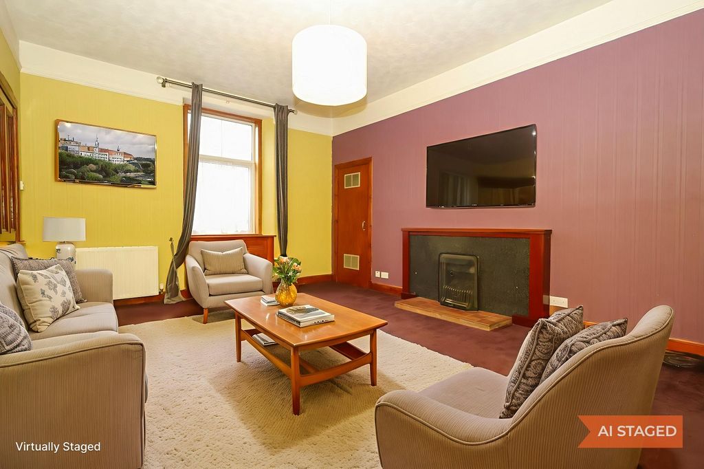 Property photo 2 of 11 Lounge - Staged