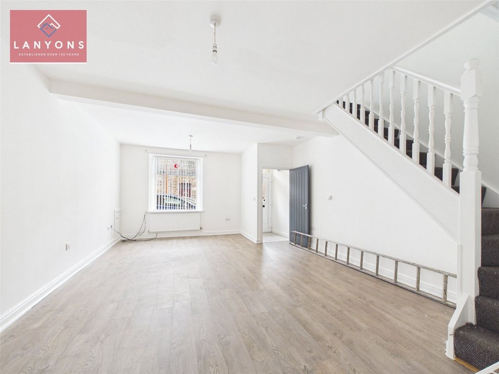 Property photo 2 of 12 Picture No. 07