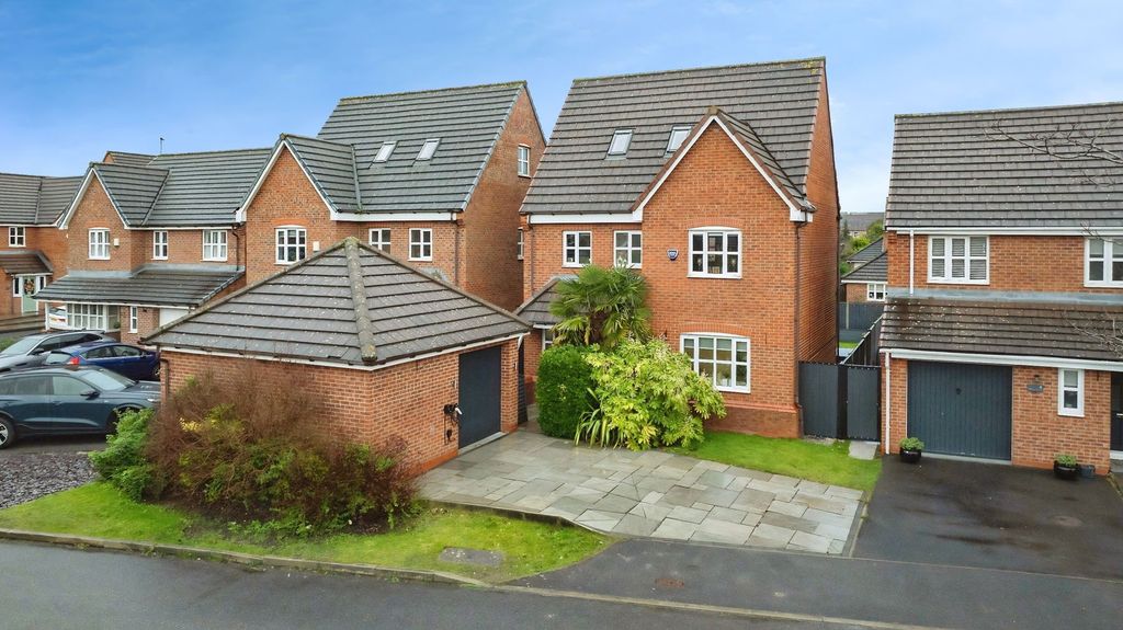 Property photo 1 of 33