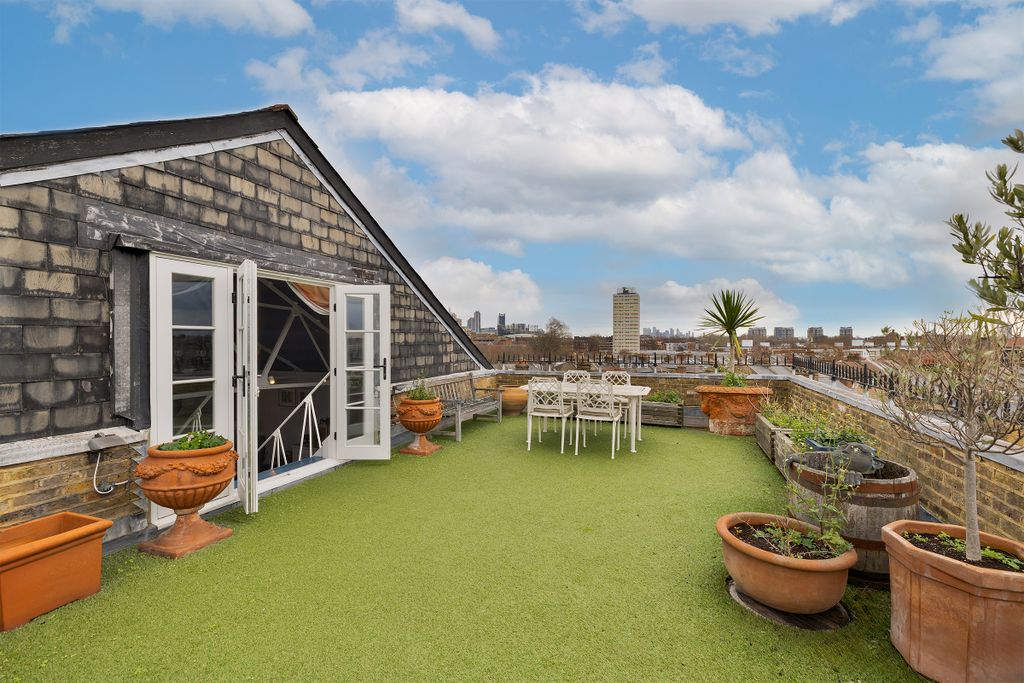 Property photo 3 of 9