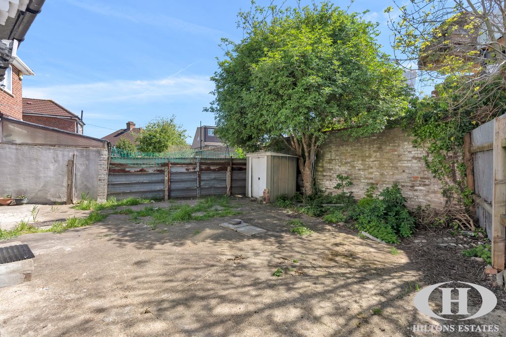 Property photo 3 of 21