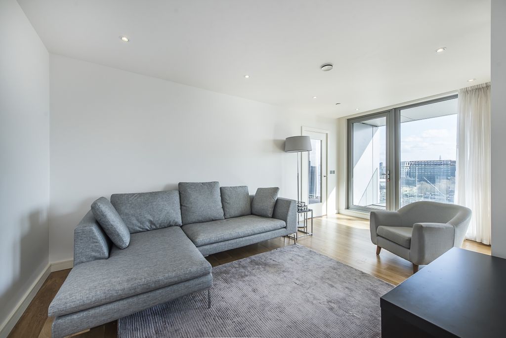 Property photo 1 of 9 Regents Wharf