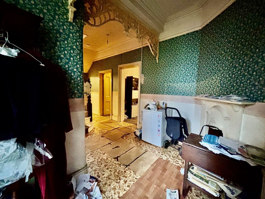 Property photo 2 of 18 Gallery