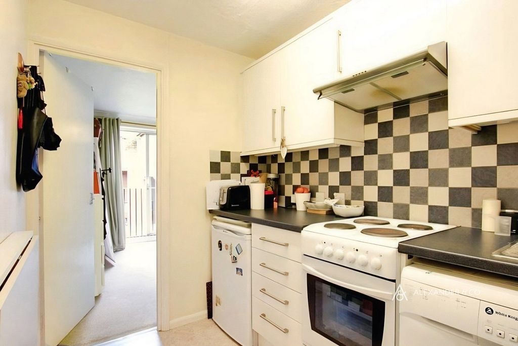 Property photo 3 of 4 Pbox-Img.Jpg