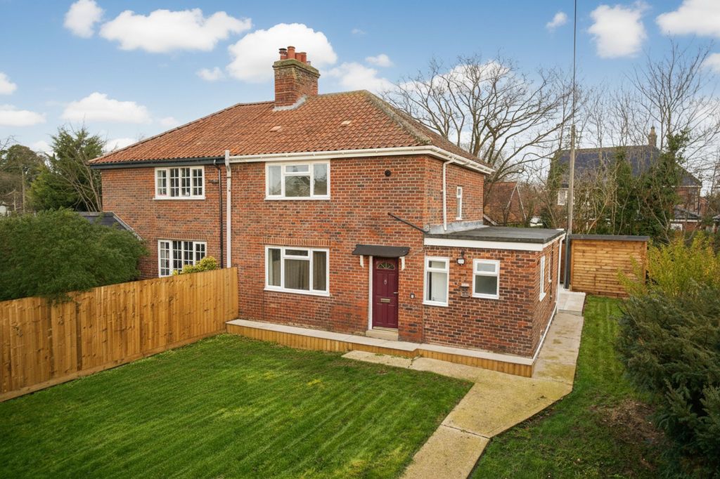 Property photo 1 of 23