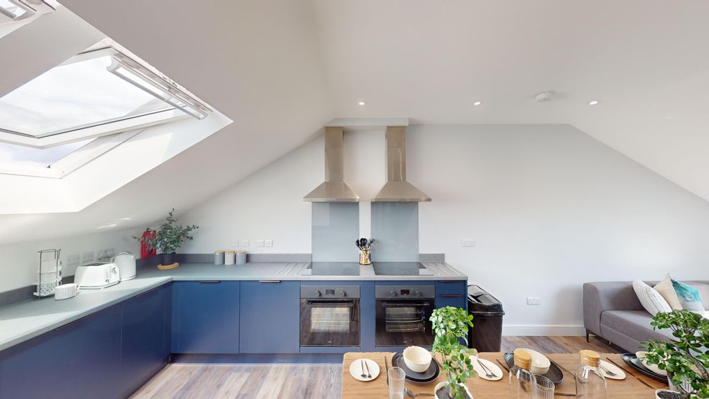 Property photo 3 of 18