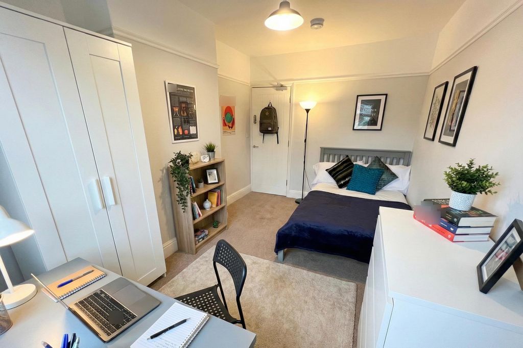 Property photo 3 of 14 Photo 2