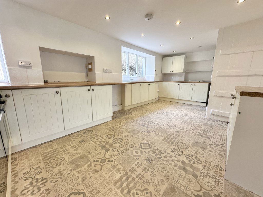 Property photo 3 of 37