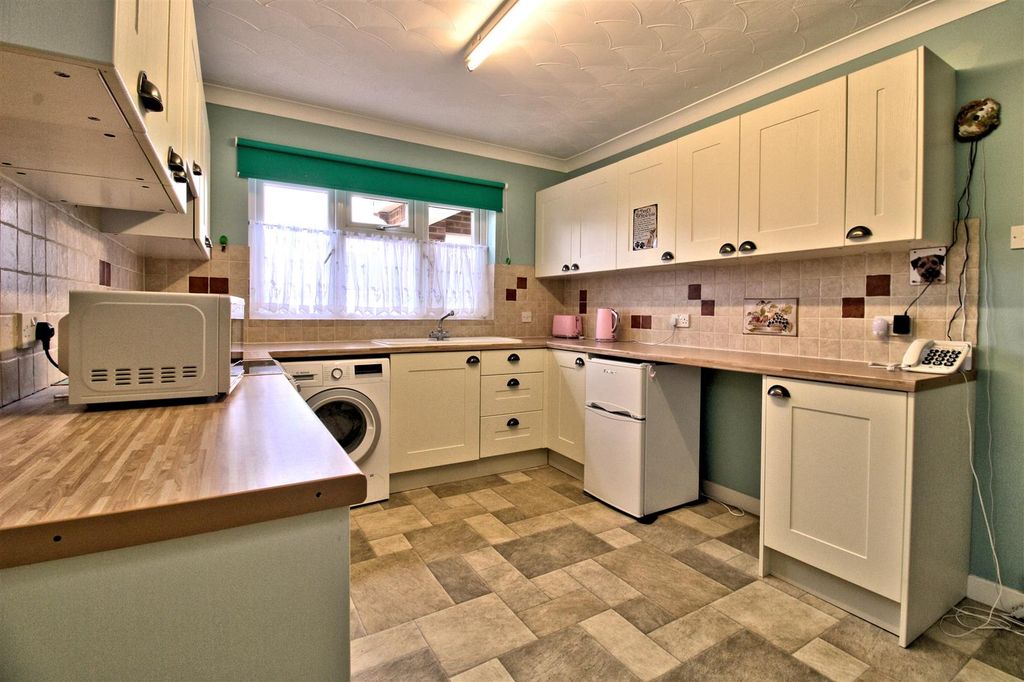 Property photo 2 of 30 Kitchen