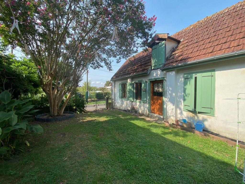 Property photo 1 of 8 Main Exterior View