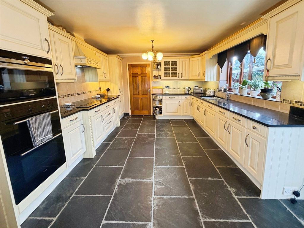 Property photo 2 of 44 Breakfast Kitchen