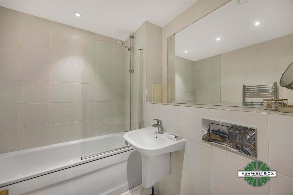 Property photo 3 of 13 Flat 7  Merlin Heights  Waterside Way -001.Jpg