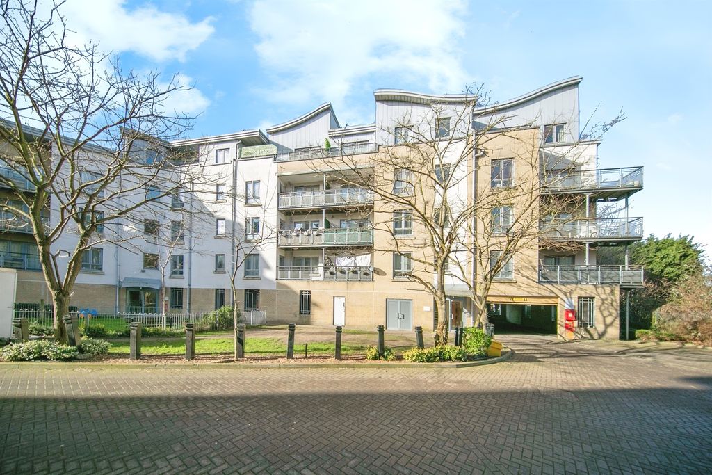 Property photo 1 of 12