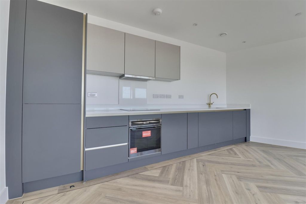 Property photo 3 of 12 0CE9439C-90Eb-4301-A02E-D8151C08F287_1_201_A.Jpeg