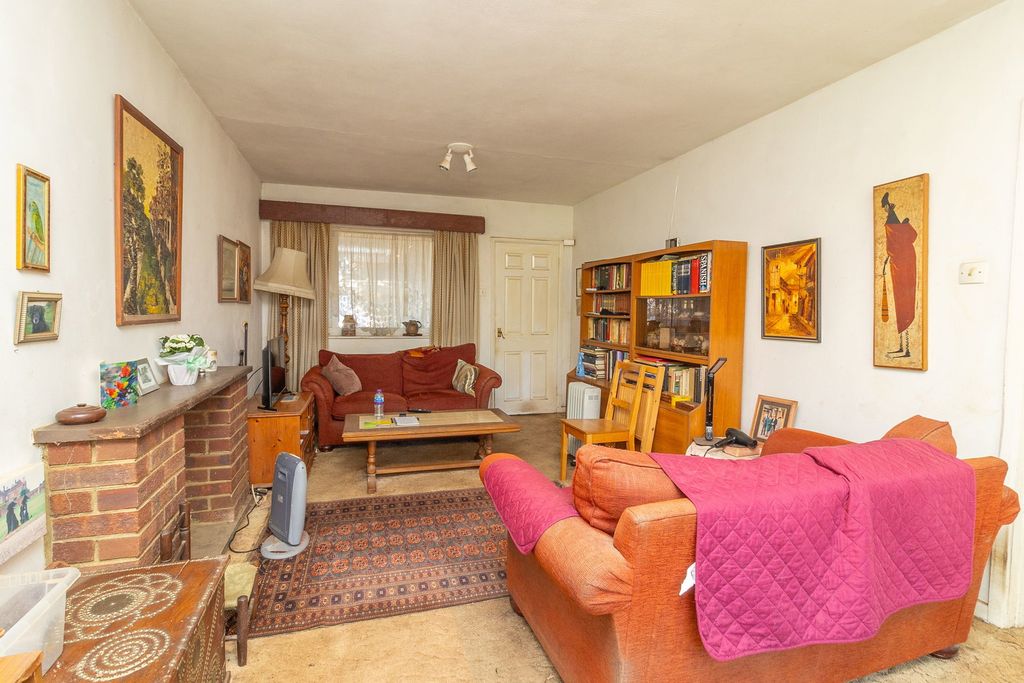 Property photo 3 of 25