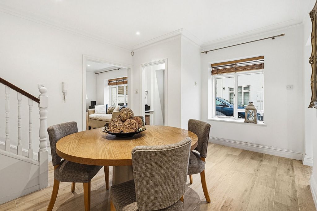 Property photo 3 of 13