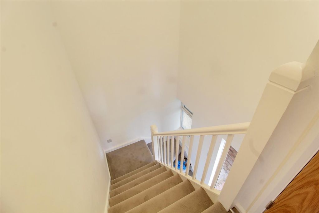 Additional image 9 of 2 bed maisonette for saleStation Close, Brookmans Park AL9
