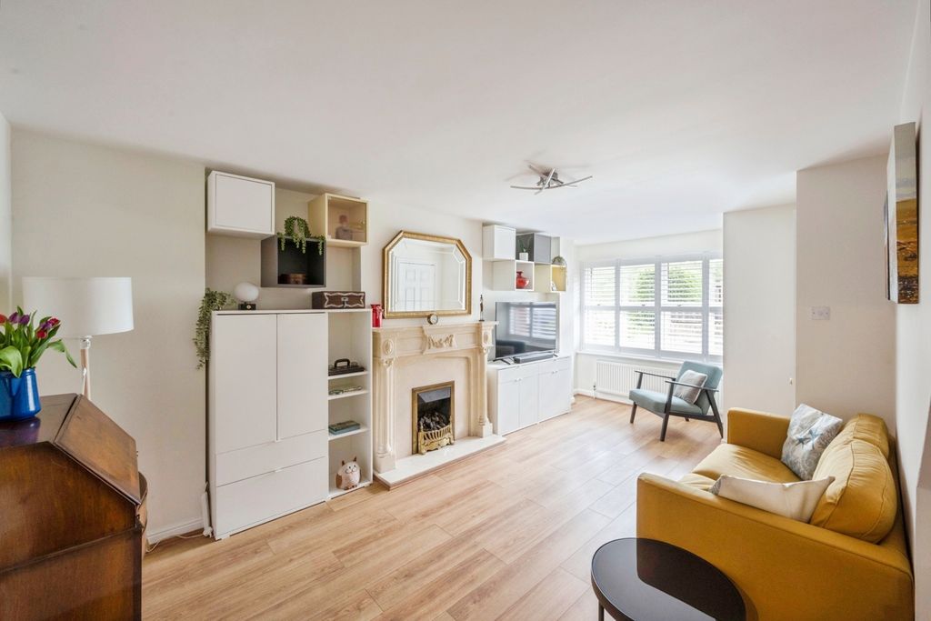 Property photo 2 of 20 Pbox-Img.Jpg