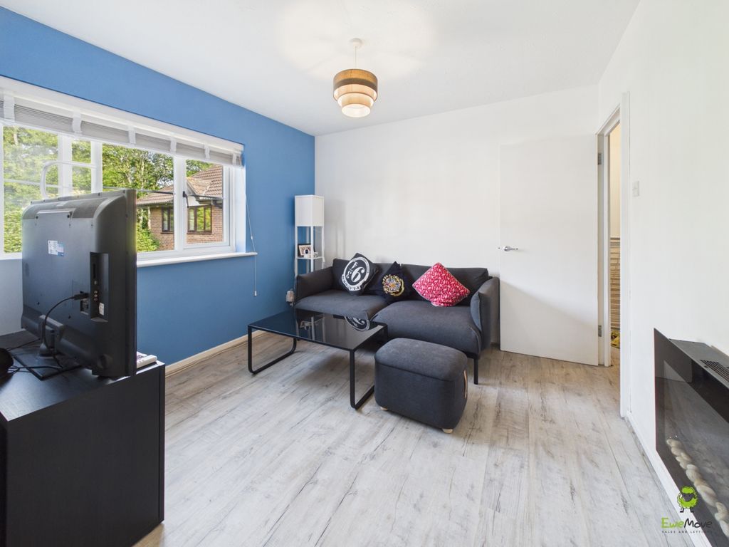 Property photo 3 of 9 Presented By Clinton At Ewemove Bexleyheath And Da