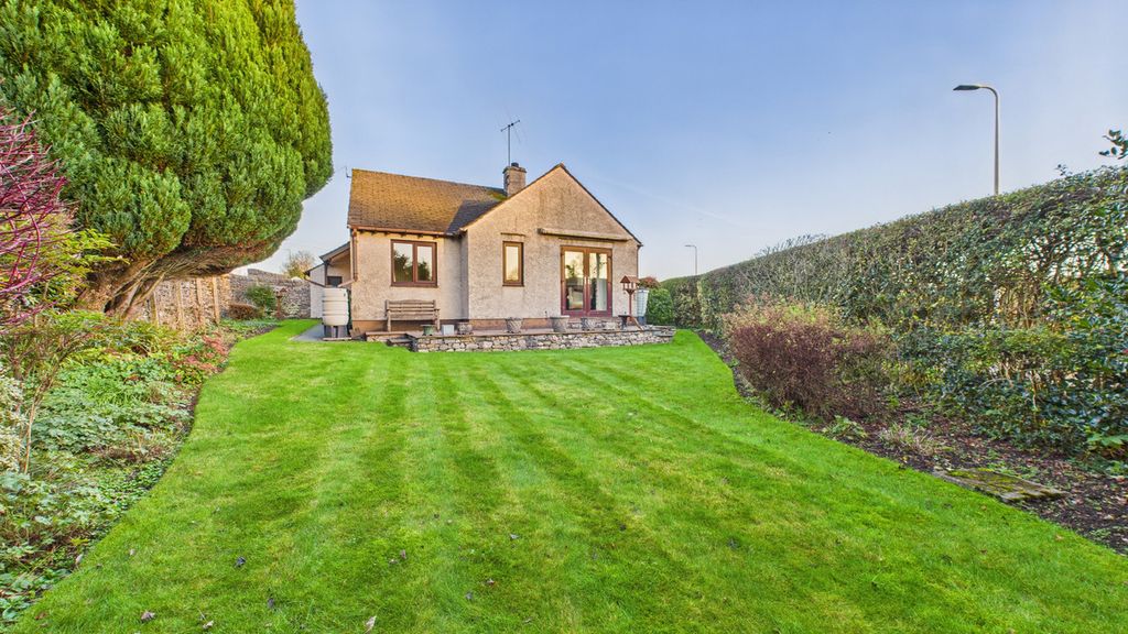 Property photo 2 of 23