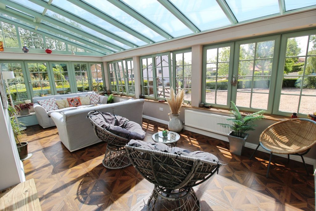 Property photo 3 of 27 Orangery