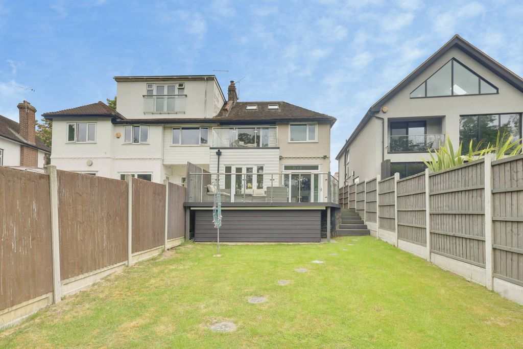 Property photo 1 of 33