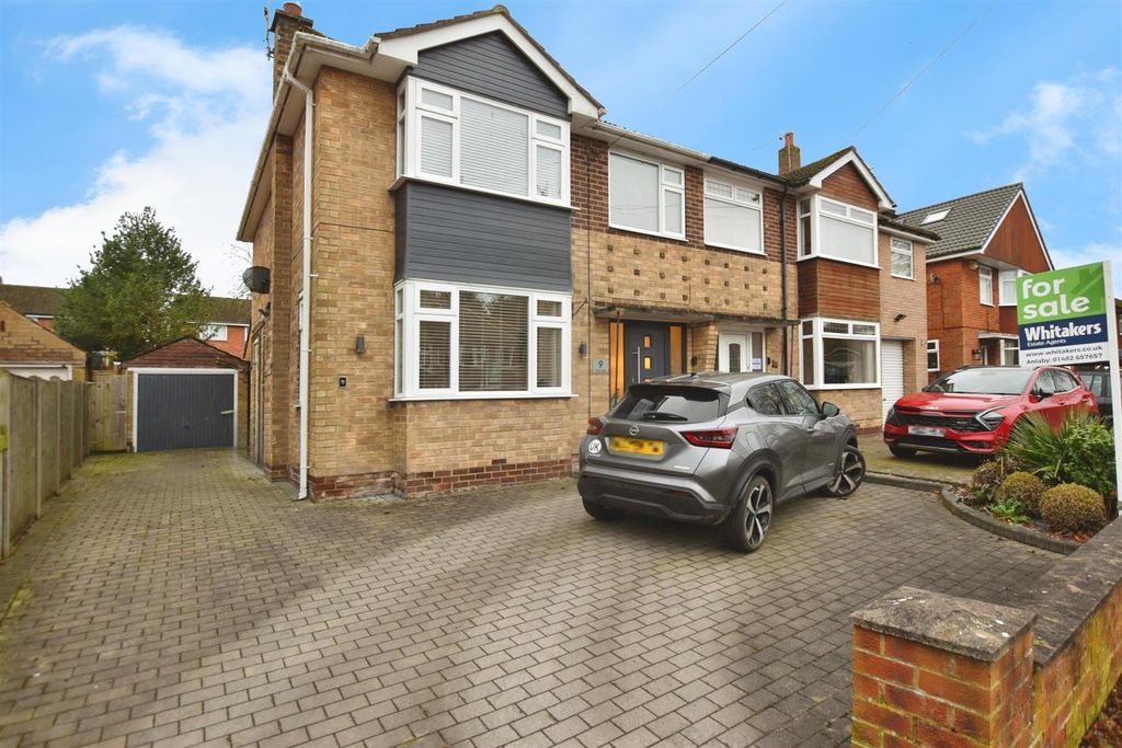 Property photo 1 of 14 Front External