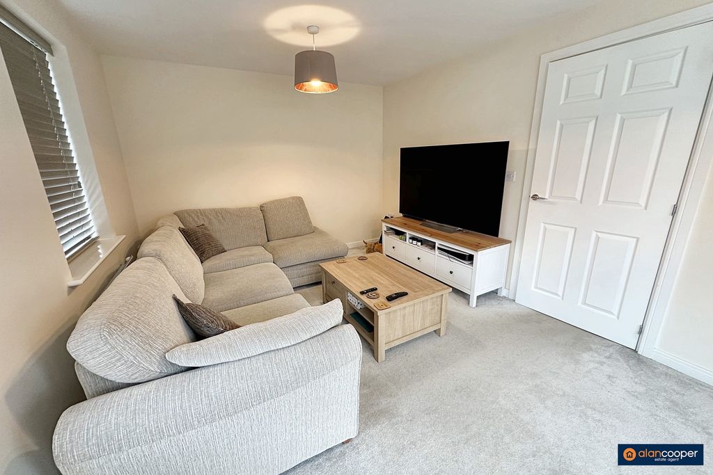 Property photo 3 of 20 3863536