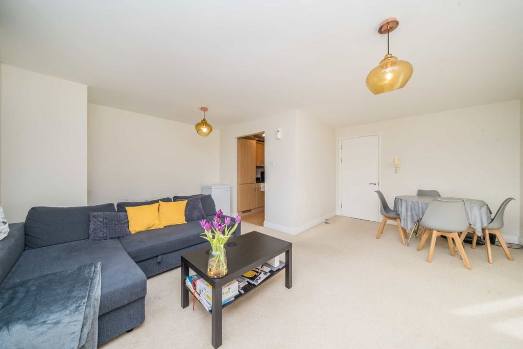 Property photo 2 of 6