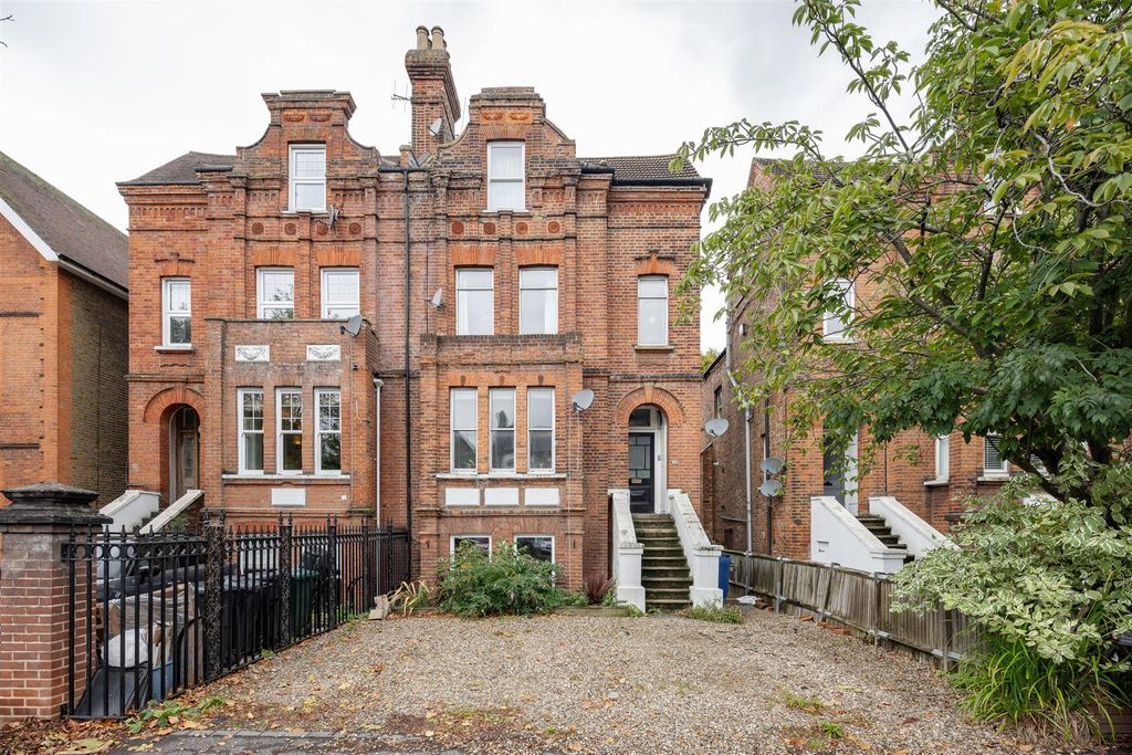 Property photo 1 of 20 Hermon Hill E11