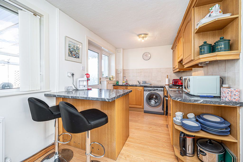Property photo 2 of 25 Dining Kitchen