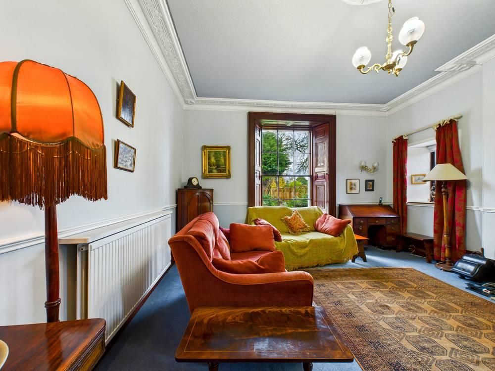 Property photo 3 of 52