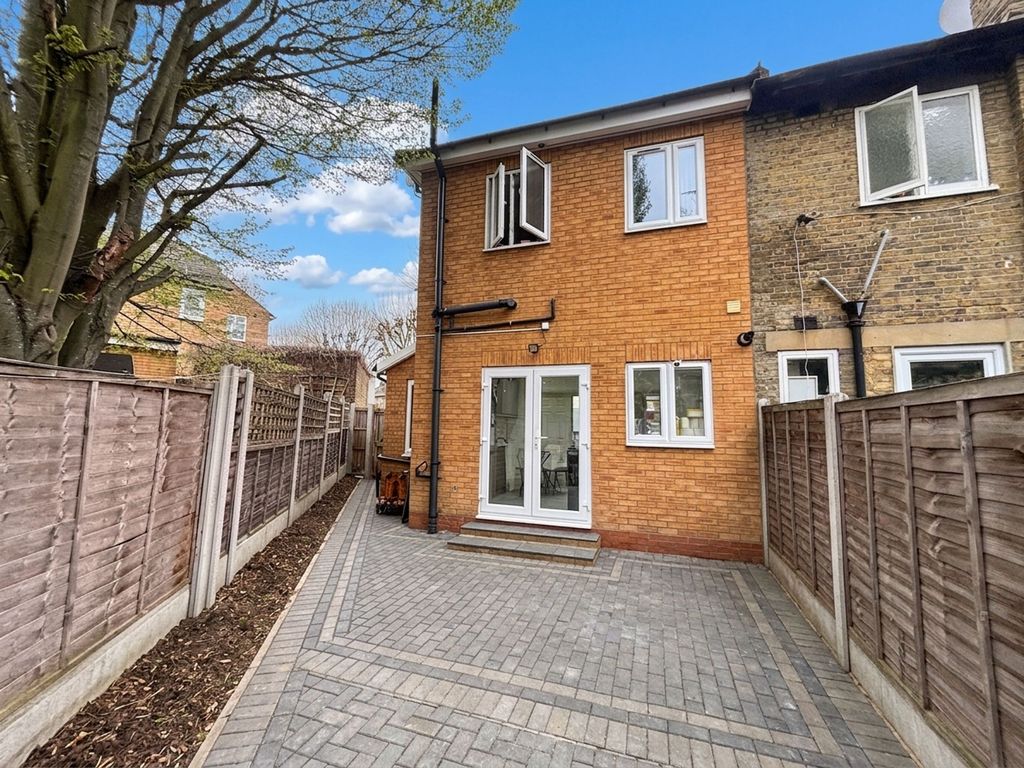 Property photo 3 of 7