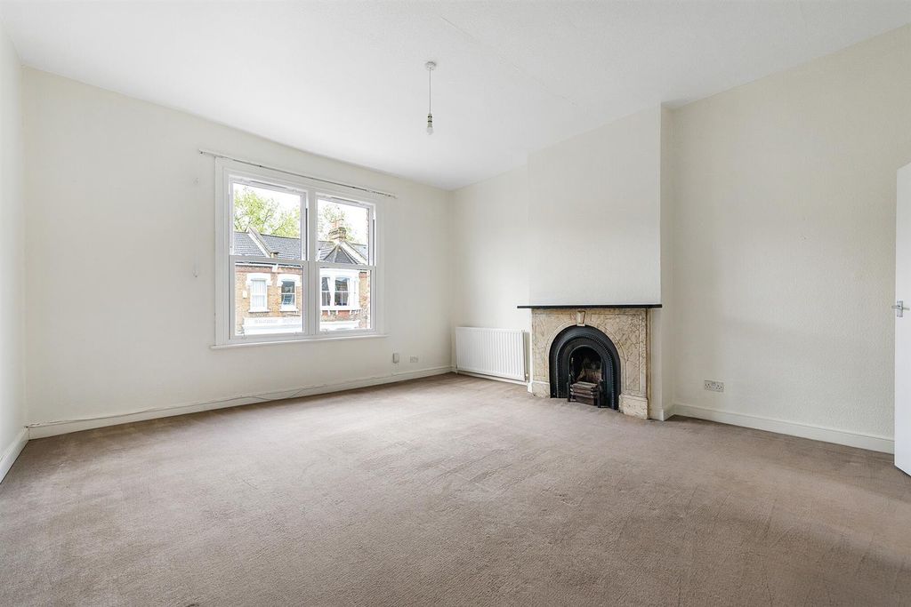 Property photo 2 of 24