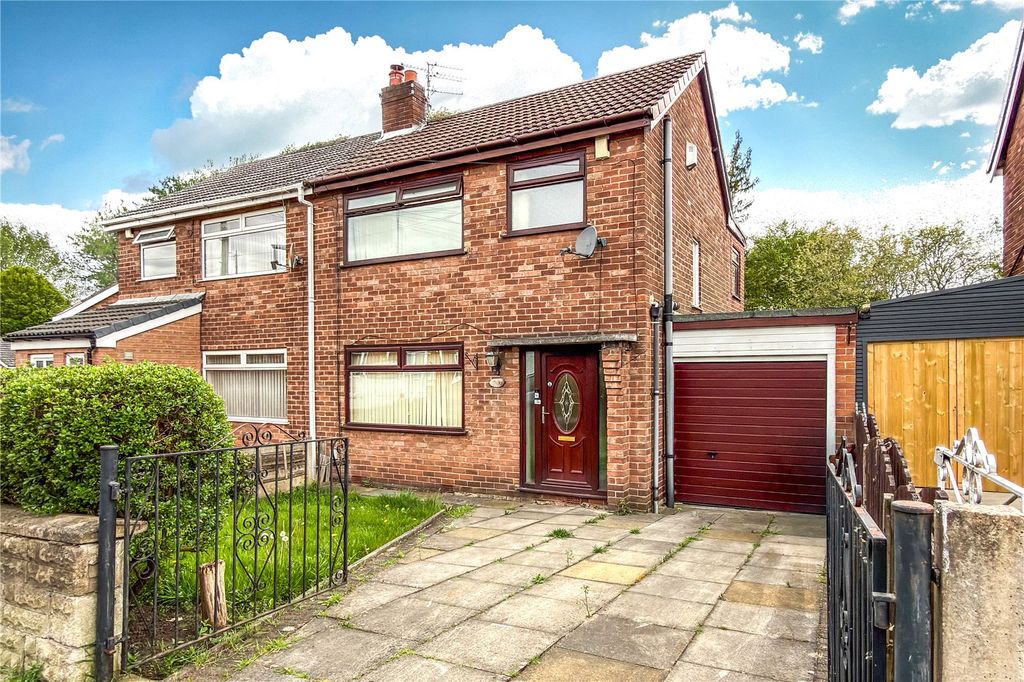 Property photo 1 of 17 External