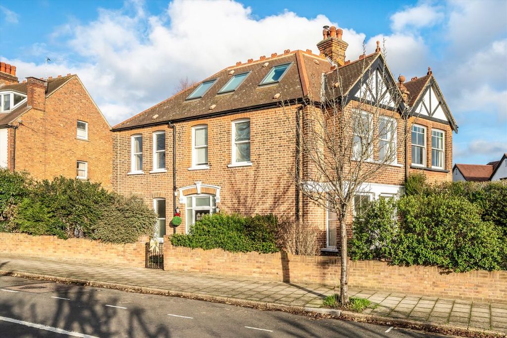 Property photo 1 of 11