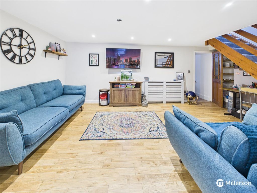 Property photo 3 of 16 Cam05092G0-Pr0141-Still004.Jpg