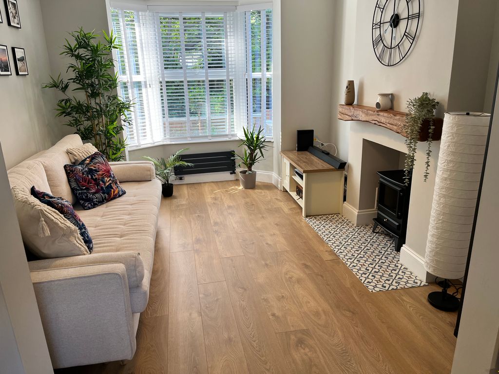 Property photo 2 of 25 Lounge