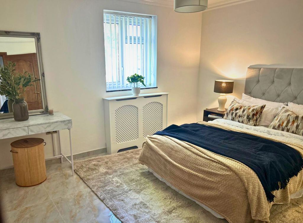 Property photo 1 of 3