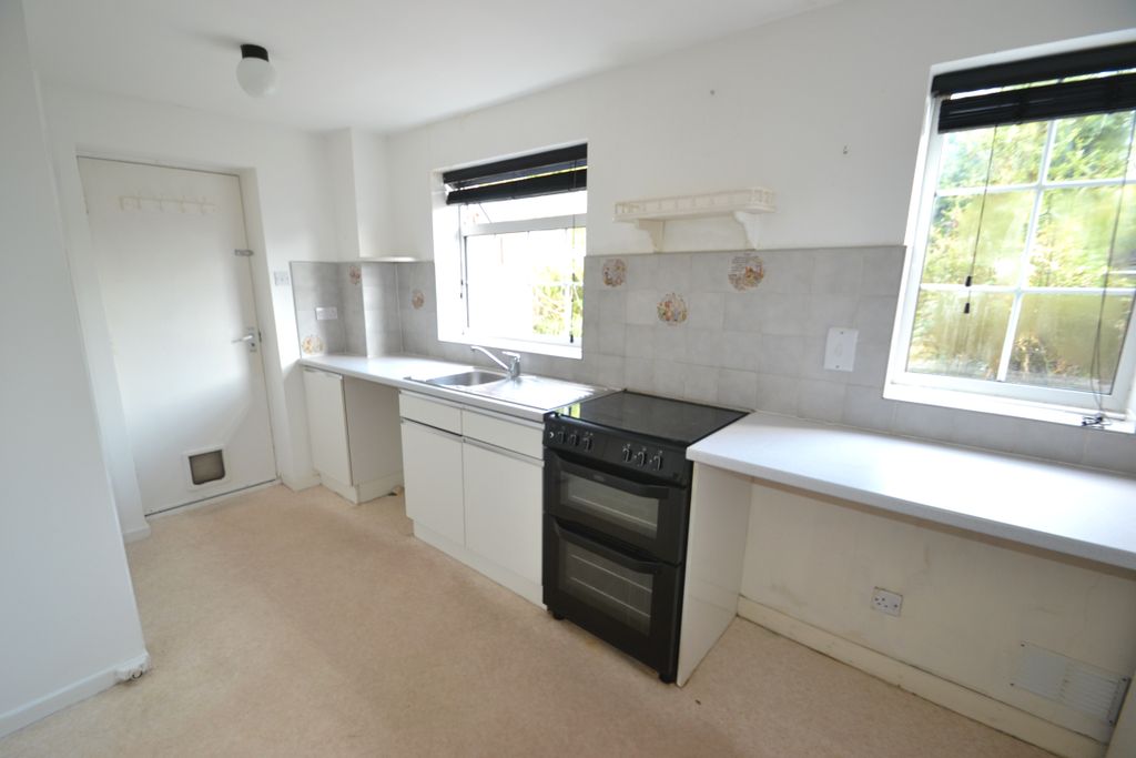 Property photo 3 of 15 Kitchen
