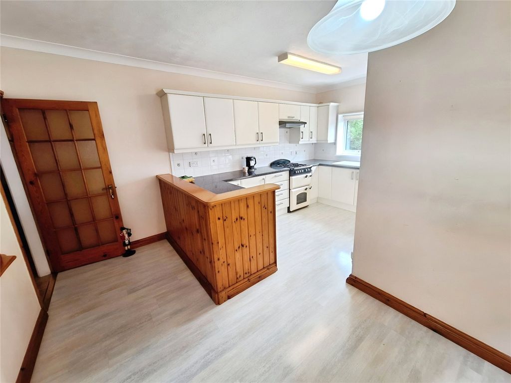 Property photo 3 of 18 Kitchen Diner