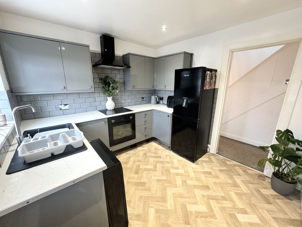 Property photo 3 of 17 Img_9007