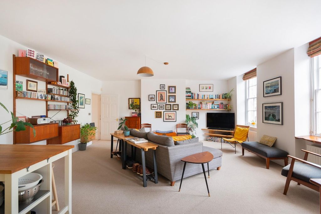 Property photo 3 of 21 0P7Msp - Reception D.Jpg