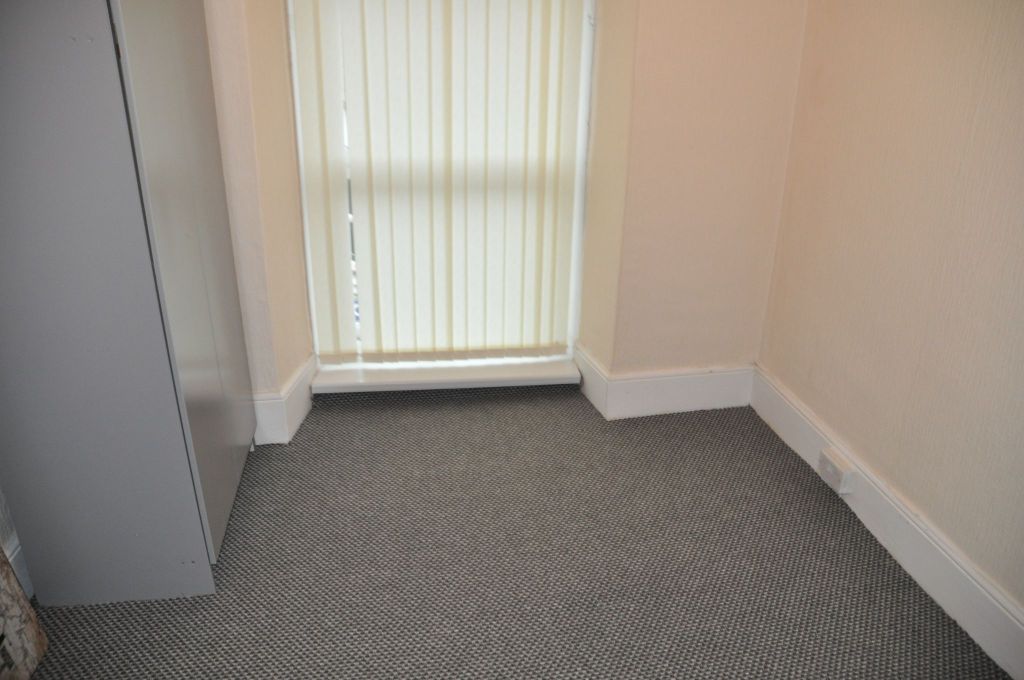 Property photo 1 of 1 Photograph 6