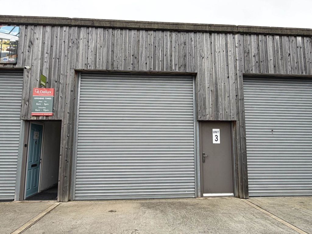 Property photo 1 of 5